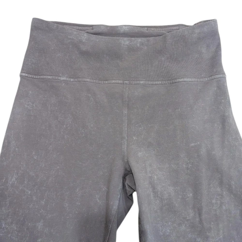 Lululemon Inner Glow Tight 28